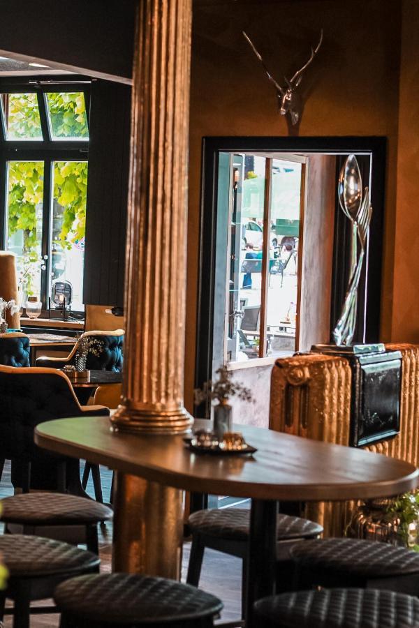 Hotel Schwarzer Adler Йевер Экстерьер фото